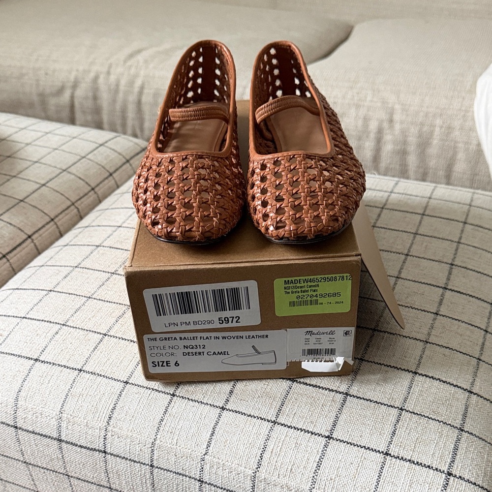 Madewell Greta ballet flare, woven camel, size 6